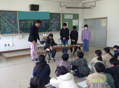 子供たちも弾いてみました②