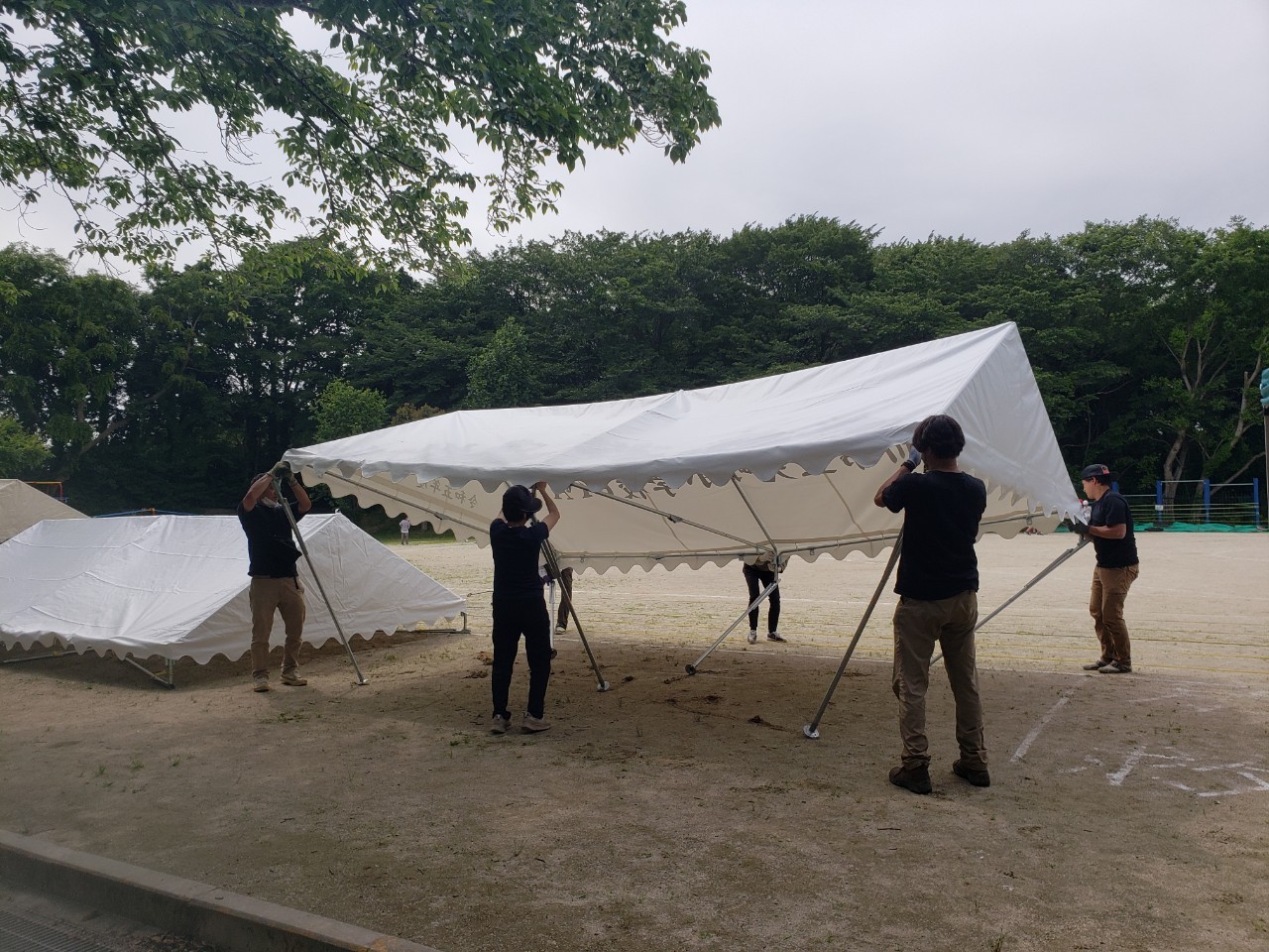 テント設営